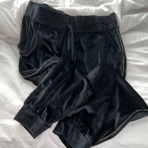 NWT Victoria’s Secret joggers XXL